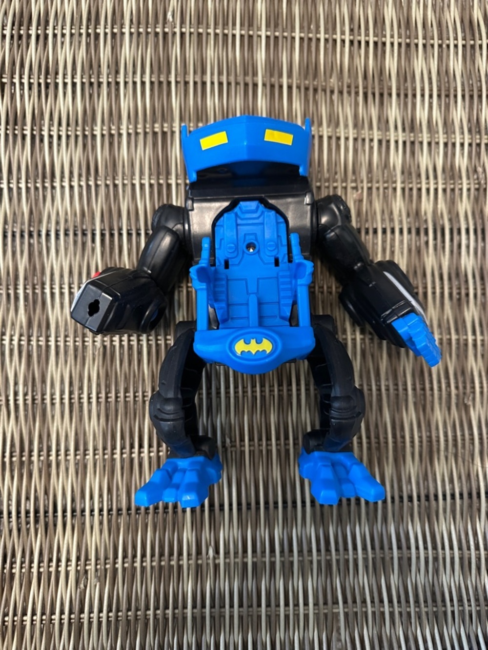 Fisher Price Imaginext Batman Bat-Tech Battling Robot Light Up Action Figure